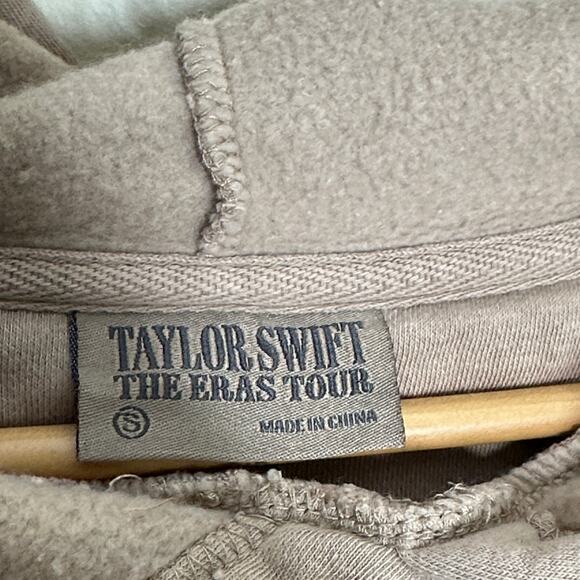 TAYLOR SWIFT The Eras Tour Taupe Tan Hoodie Unisex Sz S {SS11} - Picture 5 of 7